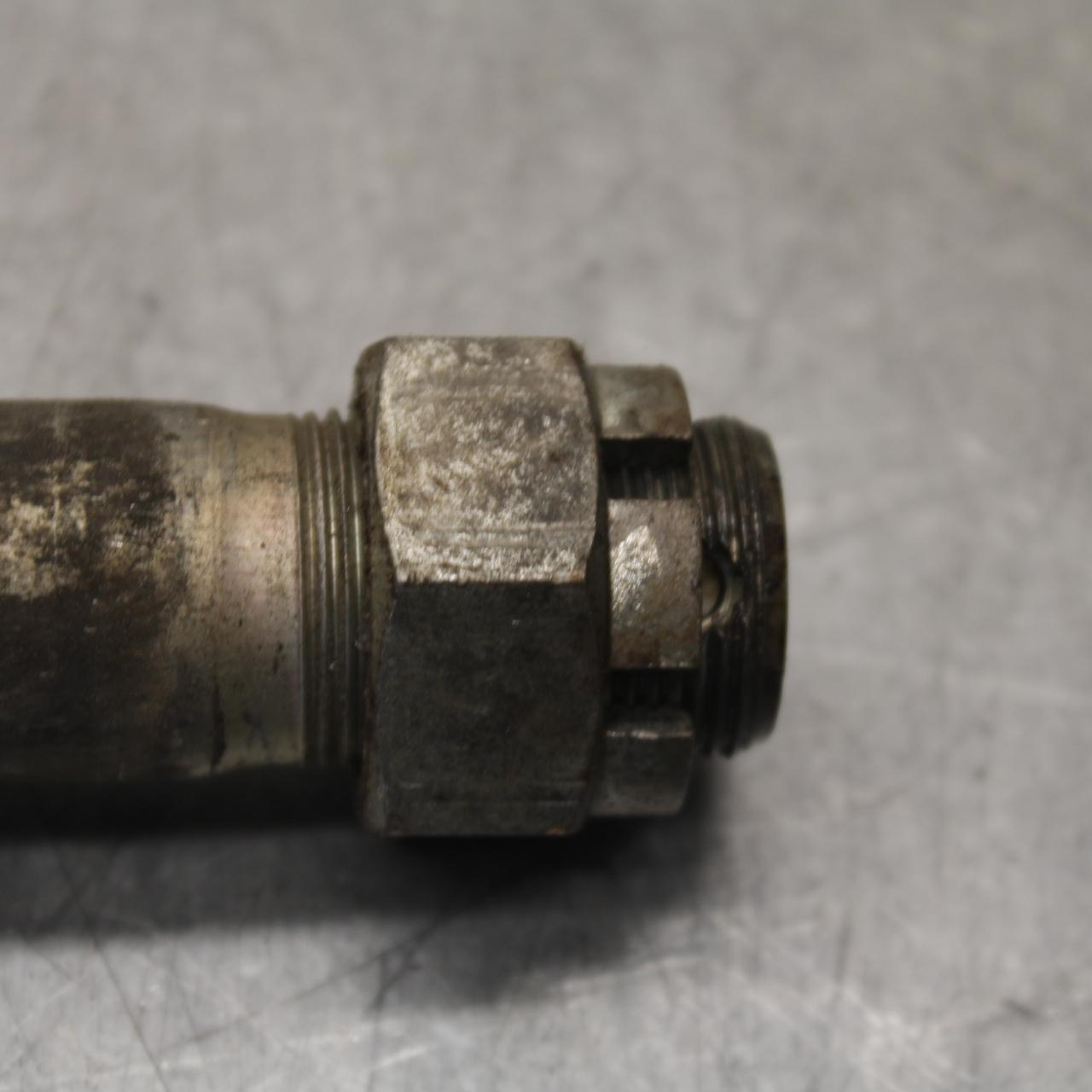 21 KAWASAKI NINJA ZX6R REAR AXLE BACK WHEEL RIM PIVOT BOLT AXEL 41068-0613 BB647