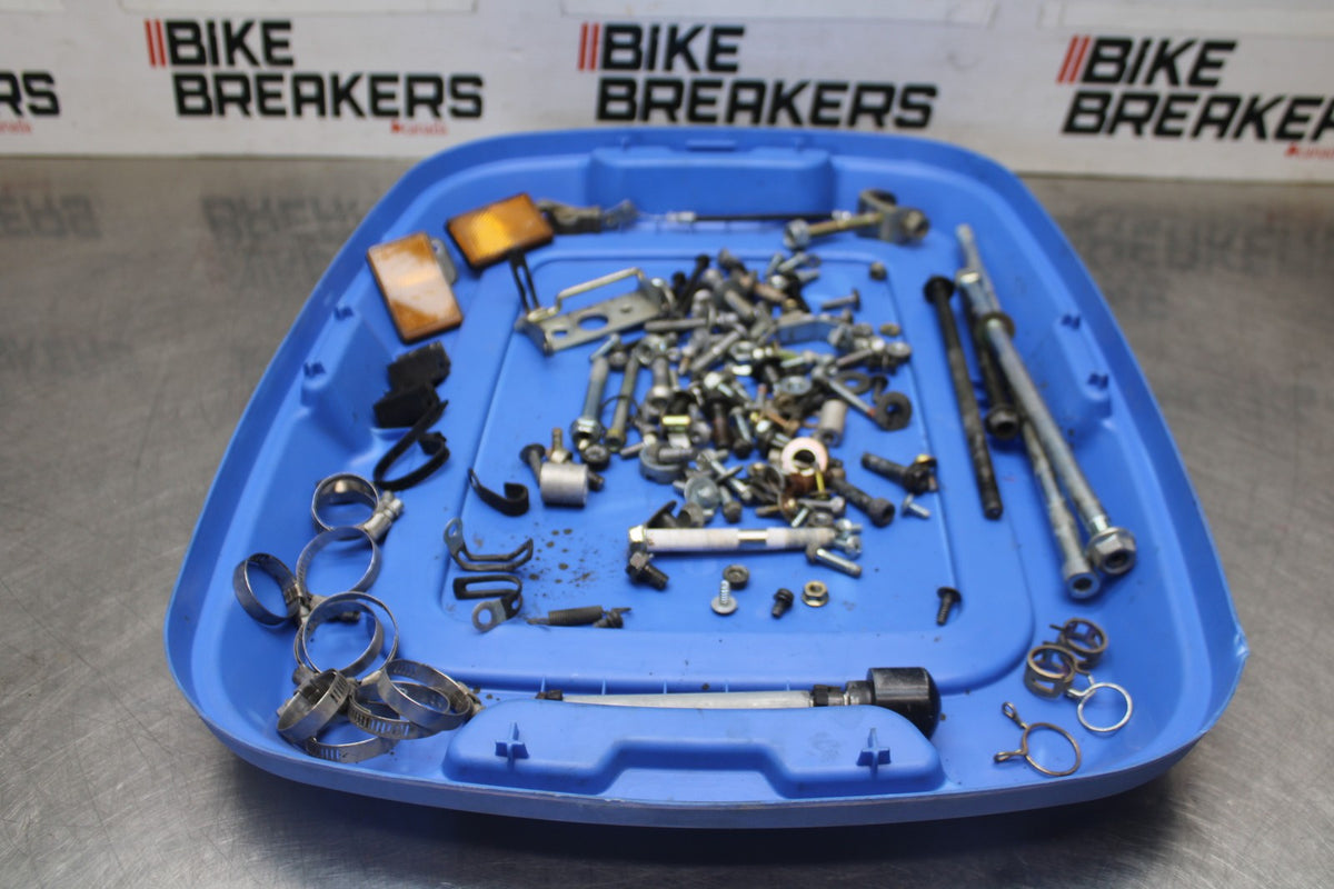 98-05 HONDA SUPER HAWK 1000 VTR1000F MOUNTING BOLTS HARDWARE SCREWS BB924