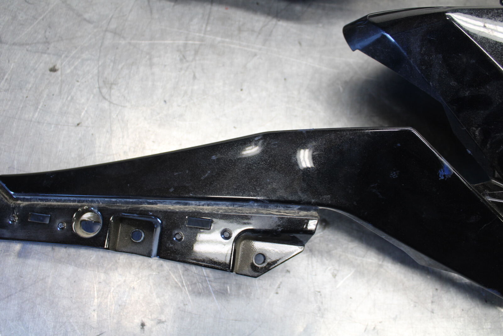 19-22 KAWASAKI Z400 LEFT RIGHT FRONT UPPER MID SIDE FAIRING COWL PLASTIC BB708