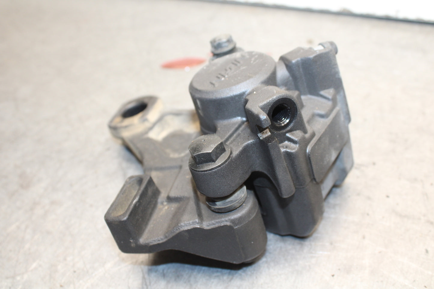 09-11 TRIUMPH DAYTONA 675 REAR BACK BRAKE CALIPER W MOUNT BRACKET BB652