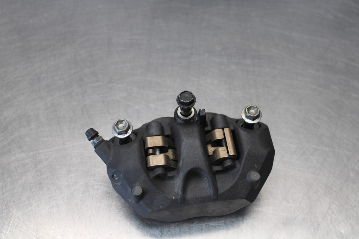 13-18 KAWASAKI NINJA ZX6R RIGHT LEFT FRONT BRAKE CALIPER SET PAIR CALIPERS BB908