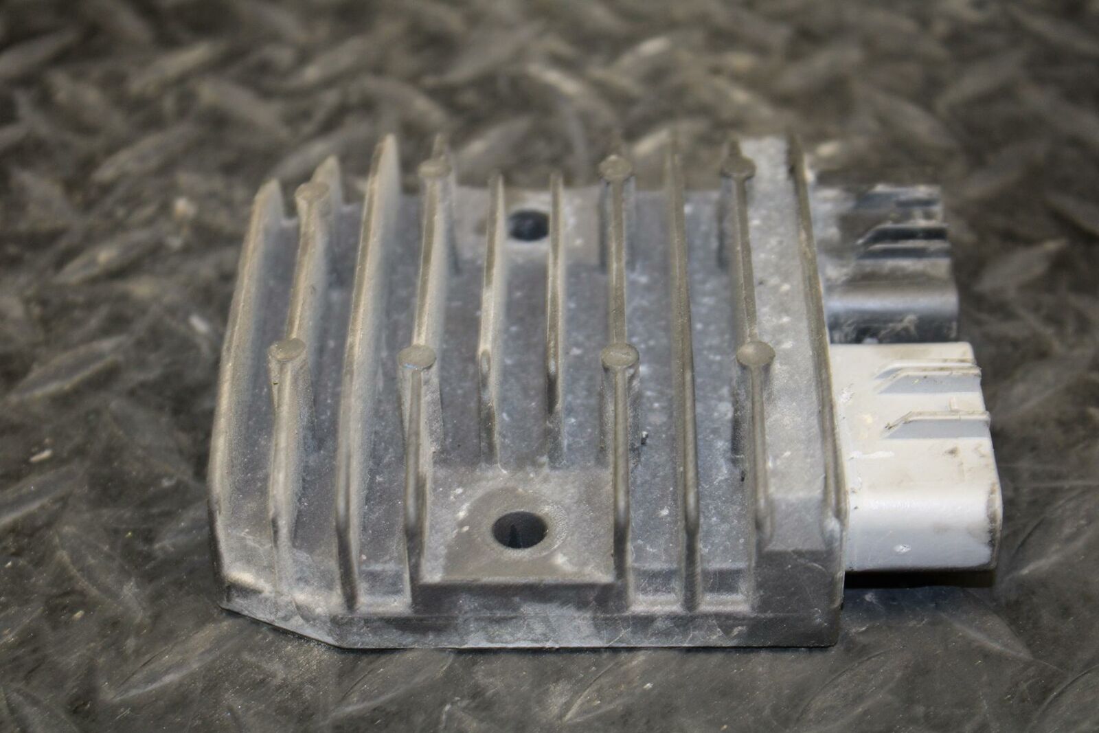 06-07 KAWASAKI NINJA ZX10R RECTIFIER VOLTAGE REGULATOR BB186