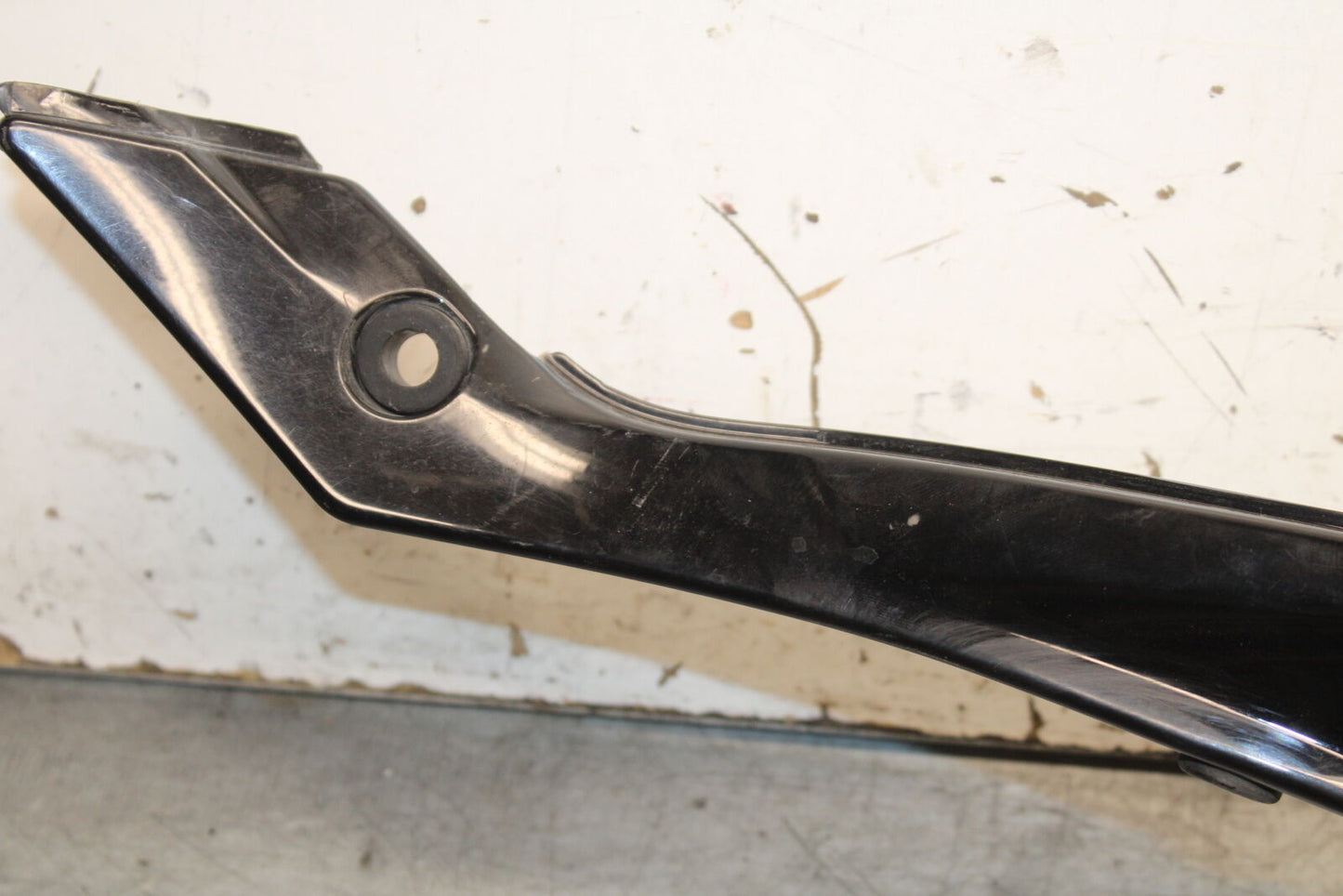08-09 SUZUKI GSXR600 LEFT REAR BACK TAIL FAIRING COWL SHROUD BB728