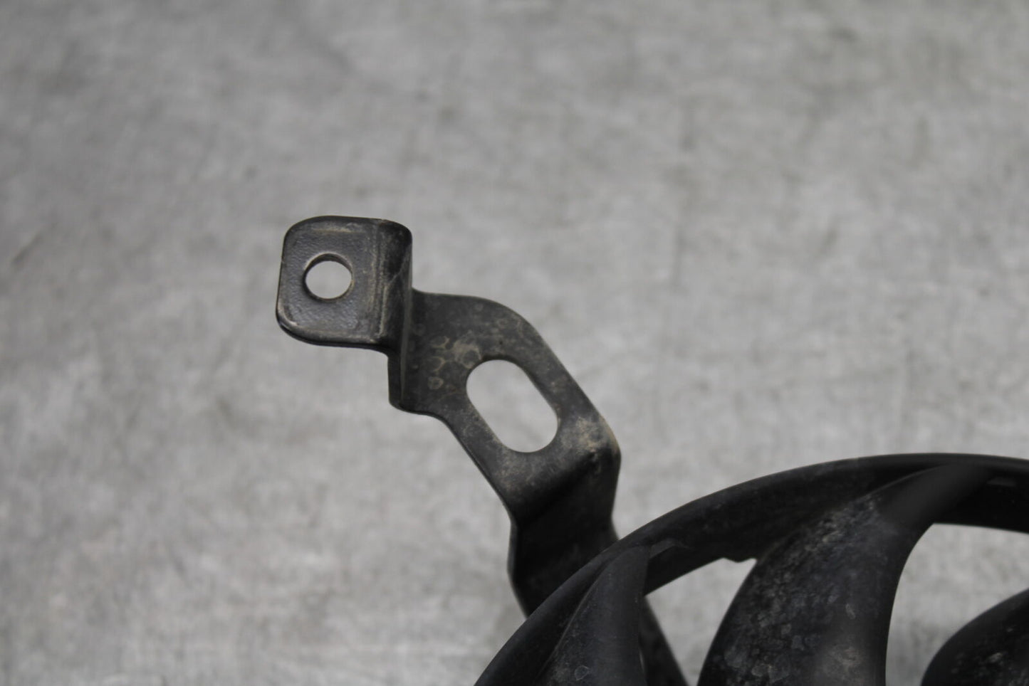 05-06 SUZUKI GSXR1000 ENGINE RADIATOR COOLING FAN 17800-41G00 BB663