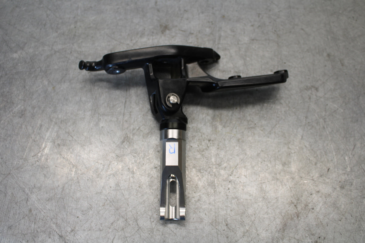 19-21 TRIUMPH SPEED TWIN 1200 RIGHT REARSET REAR SET DRIVER FOOT PEG BB653