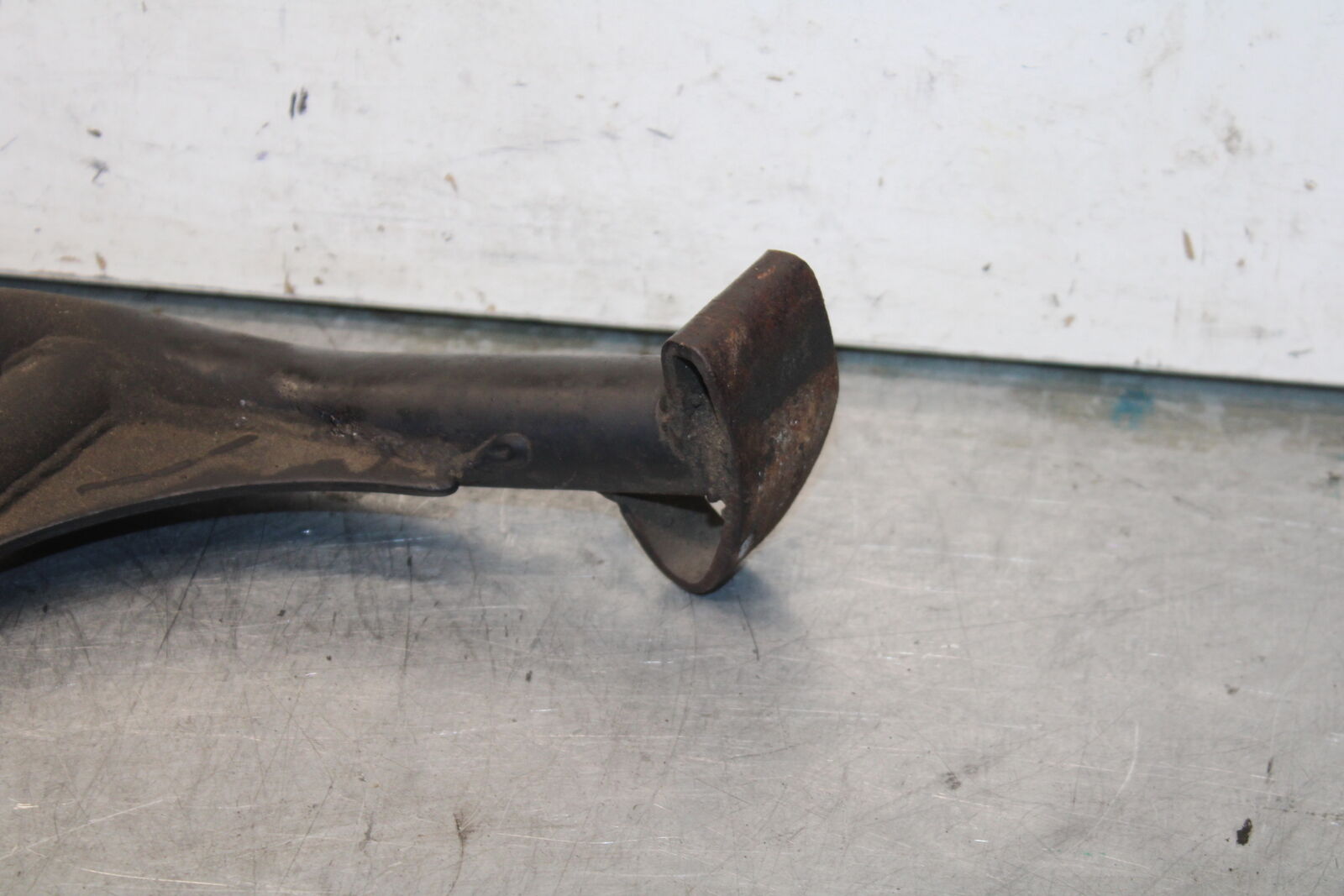85-86 SUZUKI MADURA 1200 CENTER MAIN STAND  BB691