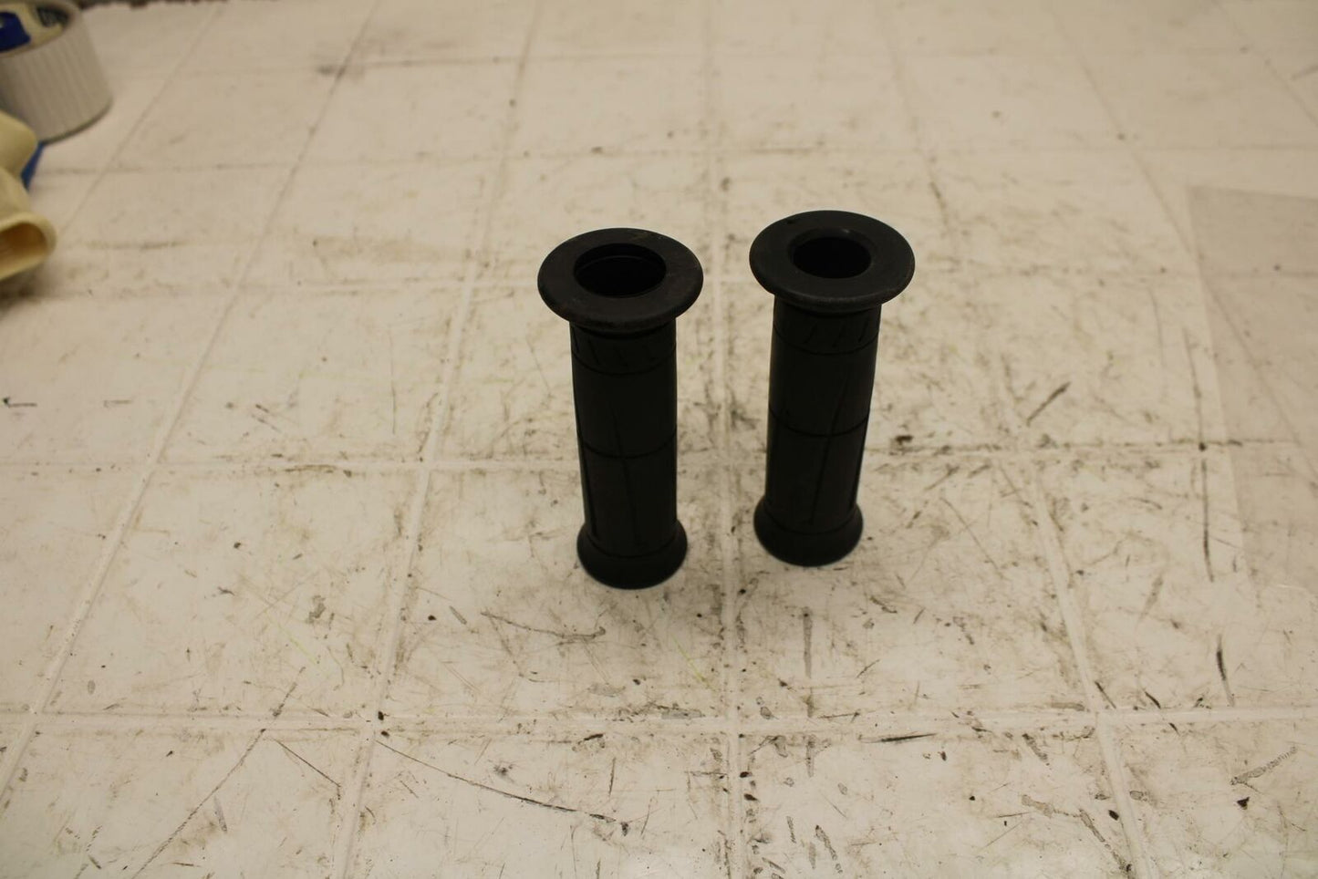 13-17 KAWASAKI NINJA ZX6R ZX636E RIGHT LEFT CLIPON HANDLEBAR GRIPS  PAIR BB409