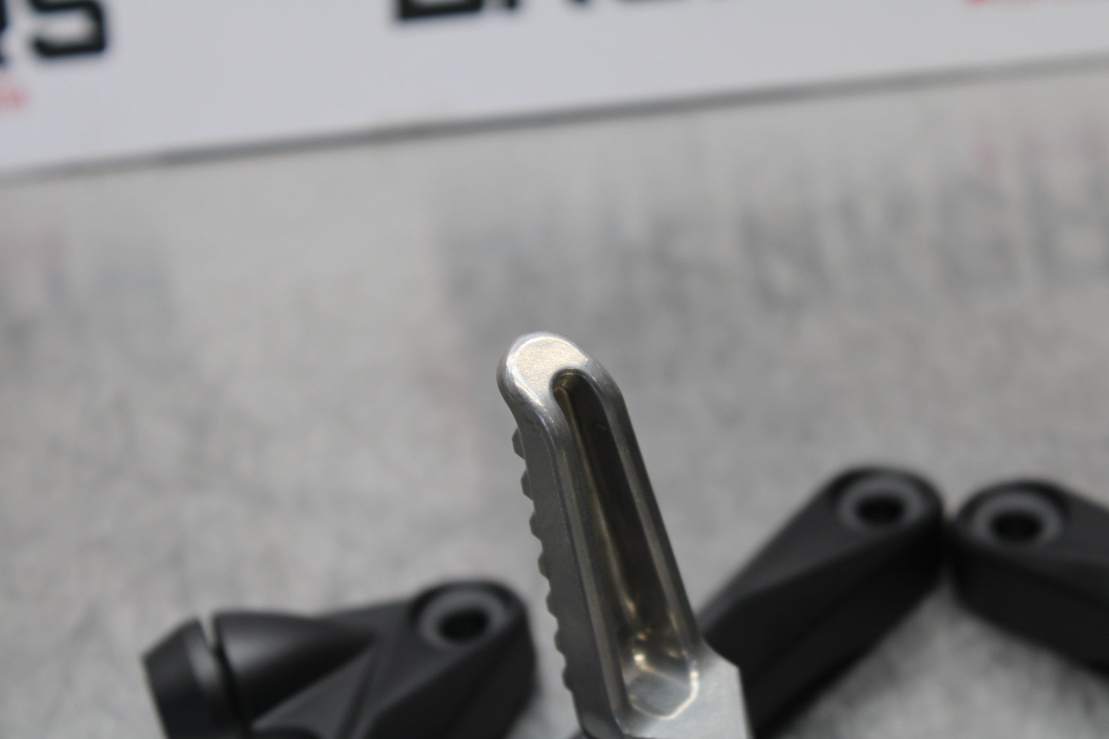 23-24 KAWASAKI NINJA ZX14R REAR BACK PASSENGER PEG SET PAIR BB153