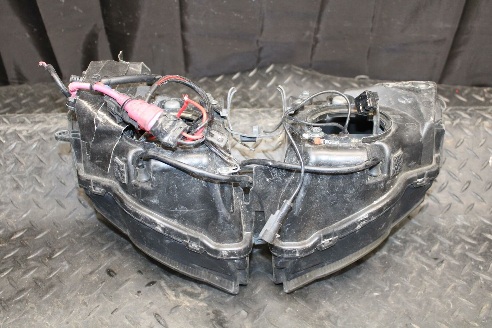 10-11 HONDA CBR1000RR FRONT HEADLIGHT HEAD LIGHT LAMP BB228