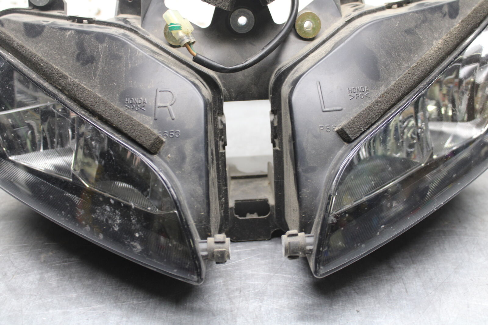 05-06 HONDA CBR600RR FRONT HEADLIGHT HEAD LIGHT LAMP BB727