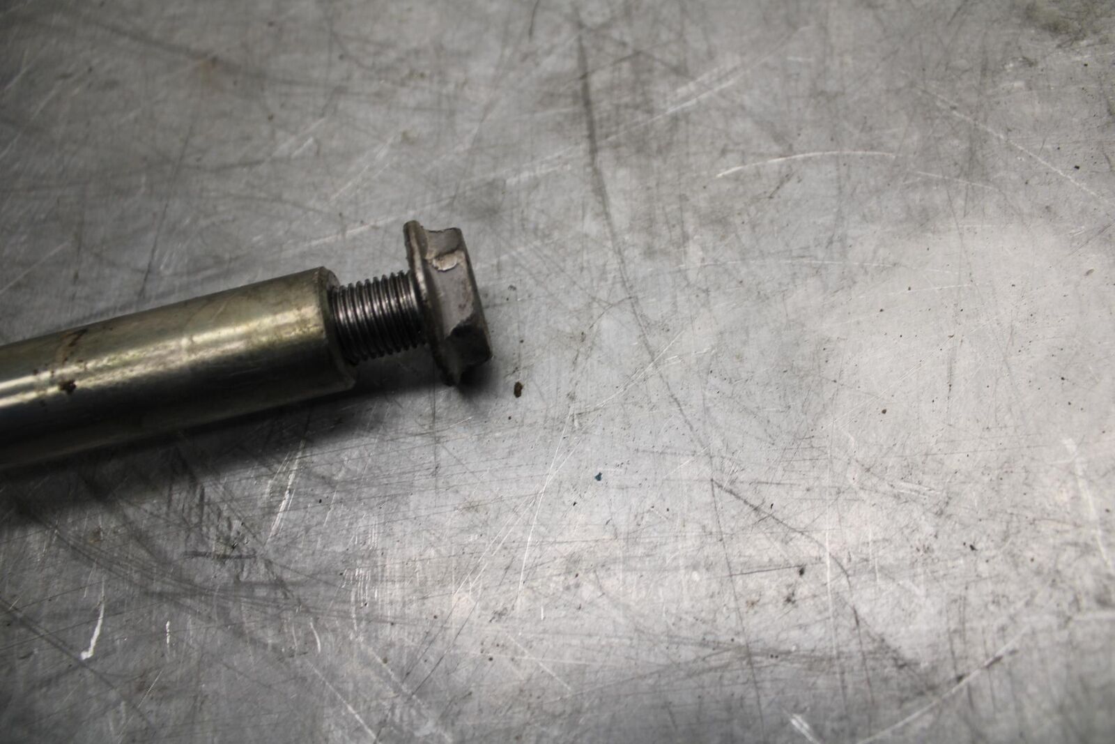 08-16 YAMAHA YZF R6 FRONT WHEEL RIM AXLE PIVOT BOLT 2C0-25181-00-00 BB451
