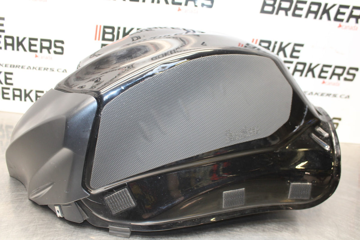 09 SUZUKI GSXR1000 GAS TANK FUEL CELL PETROL RESERVOIR BB777