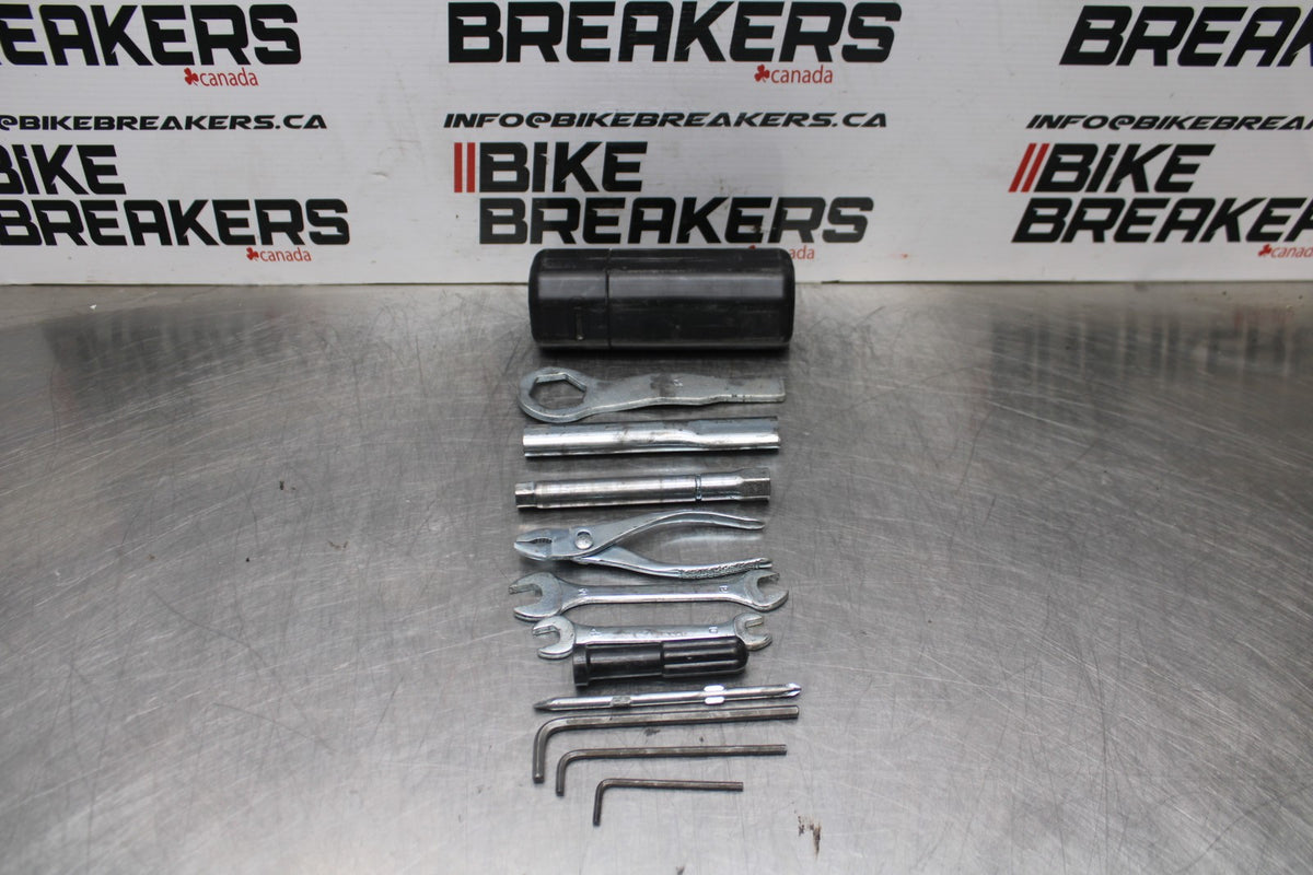 13 YAMAHA YZF R1 STOCK TOOLS OEM TOOL BAG KIT SET BB781