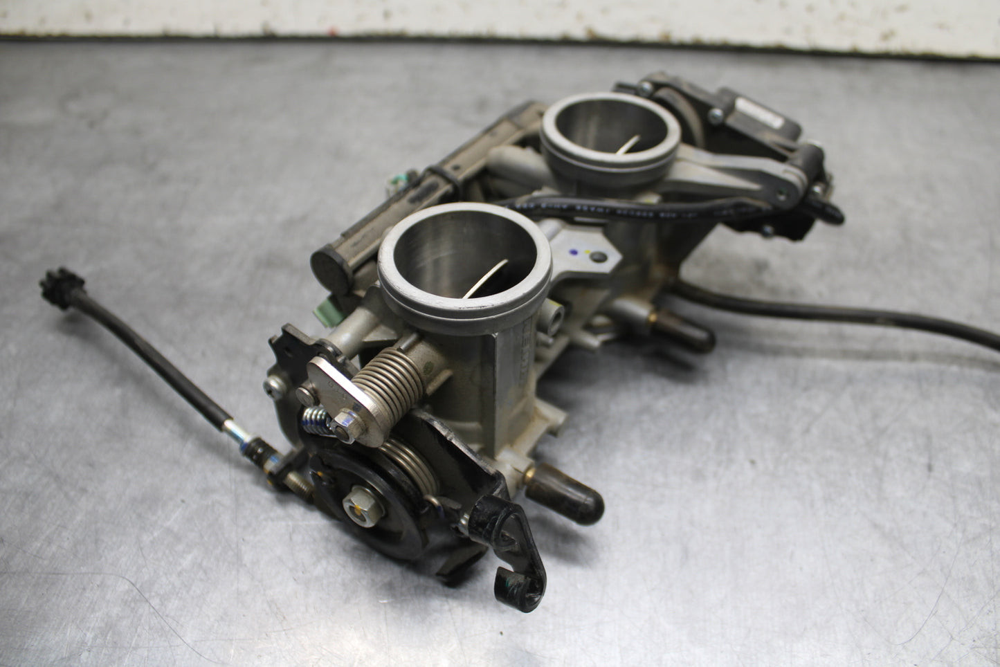 18-24 KAWASAKI NINJA 650 MAIN FUEL INJECTORS / THROTTLE BODIES BB725