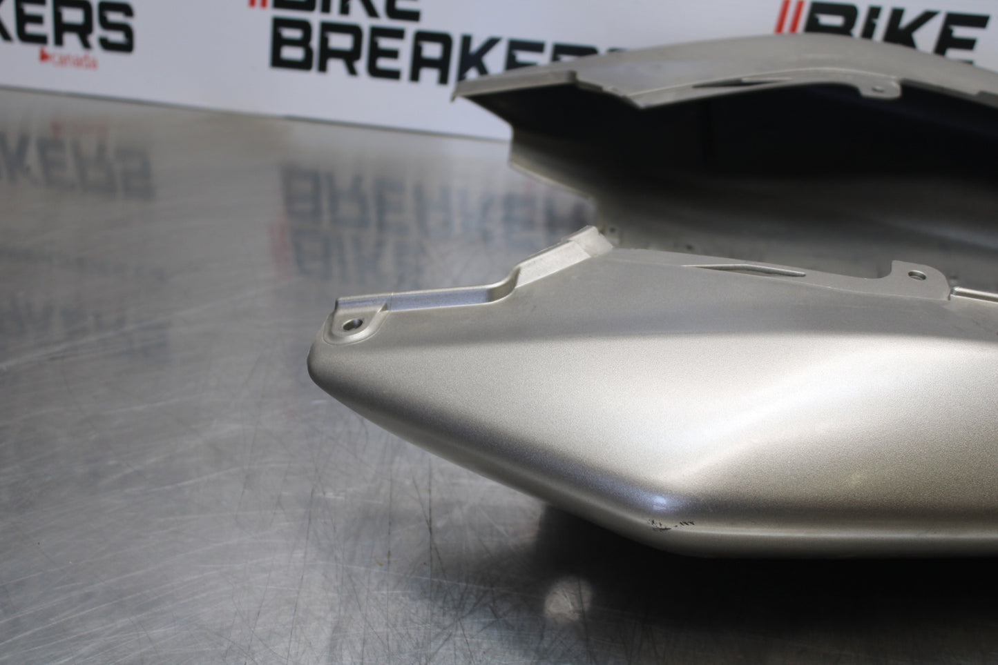 04-05 KAWASAKI NINJA ZX10R REAR BACK TAIL FAIRING COWL SHROUD BB163