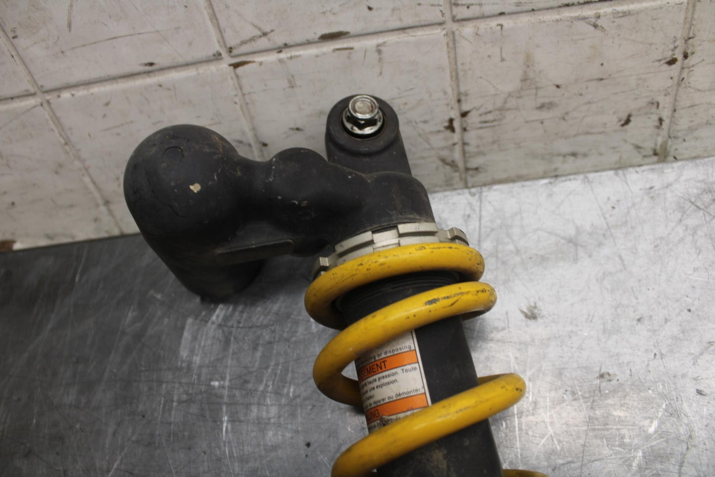2006 Suzuki GSXR600 REAR BACK SHOCK ABSORBER SUSPENSION 62100-01H00-163 BB245 B