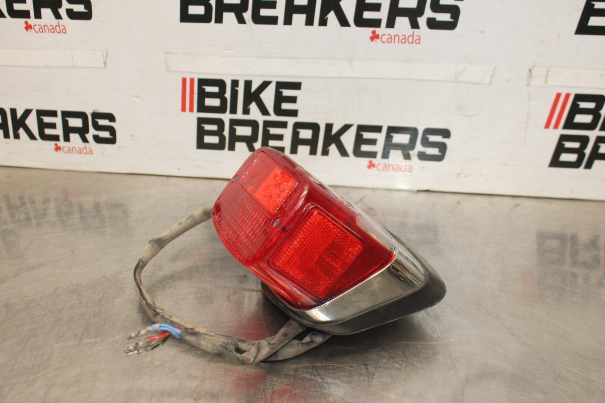 97 KAWASAKI VULCAN 1500 VN1500D CLASSIC TAILLIGHT REAR TAIL BRAKE LIGHT BB936
