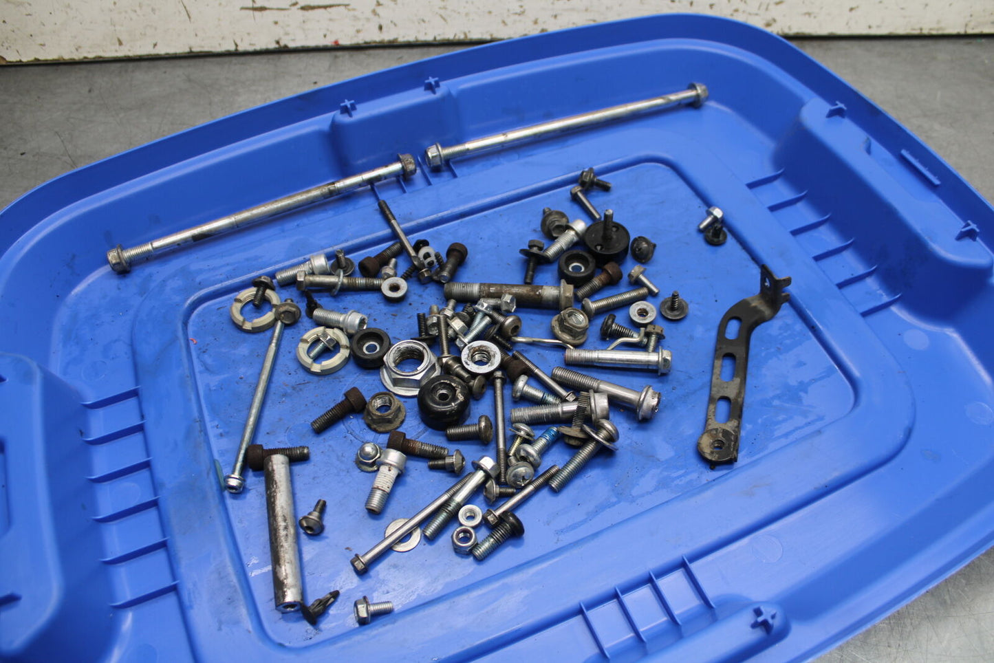 08-09 SUZUKI GSXR600 ENGINE MOUNTING BOLTS HARDWARE MOTOR SCREWS BB728