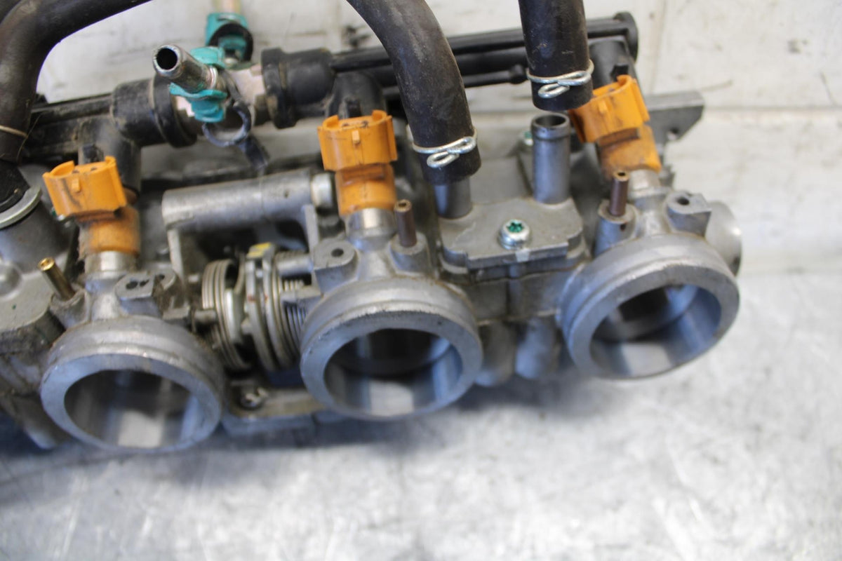 2009 Honda CBR600RR MAIN FUEL INJECTORS / THROTTLE BODIES 16401-MFJ-A01 BB536
