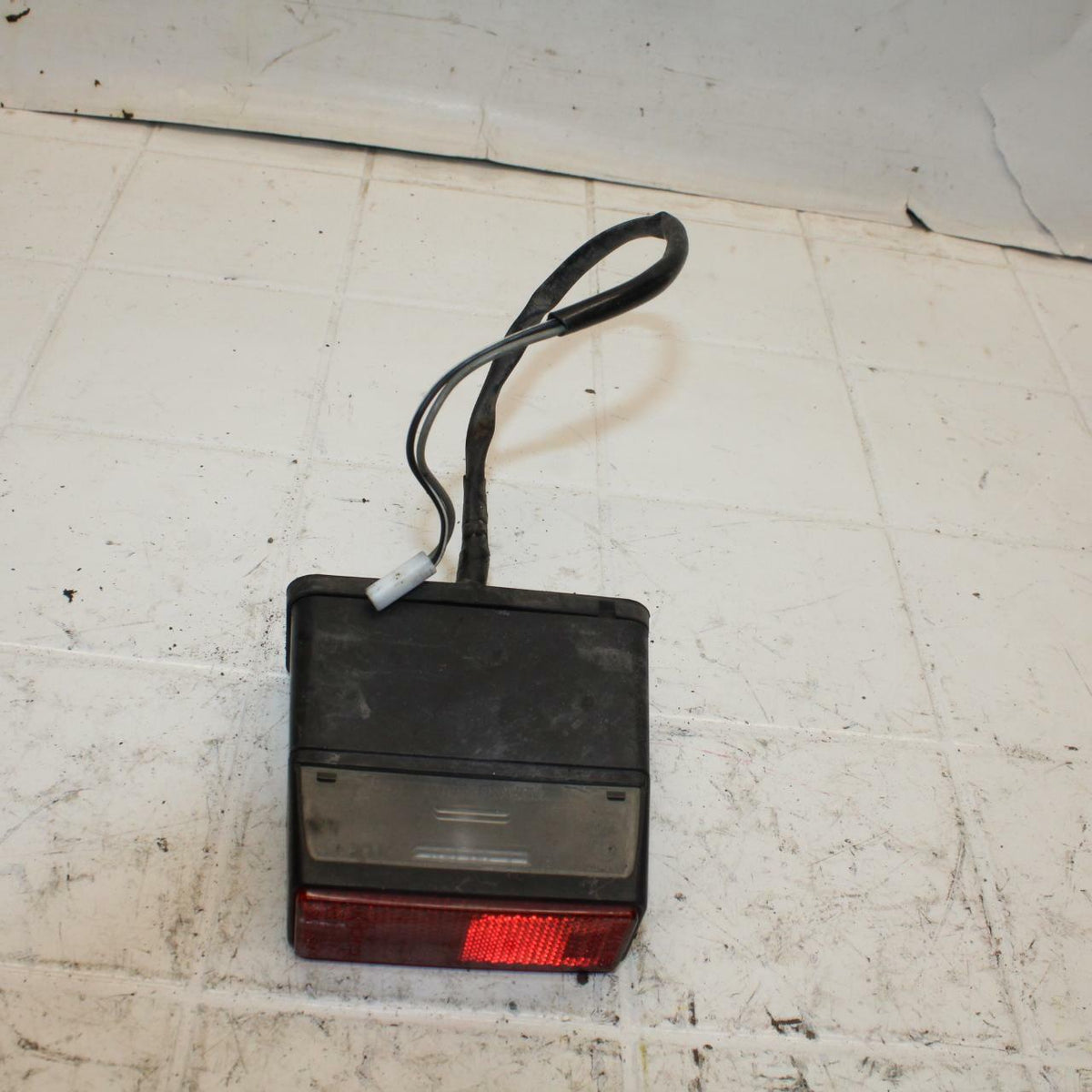 06-07 SUZUKI BANDIT 1200S ABS LICENSE PLATE LIGHT BB21