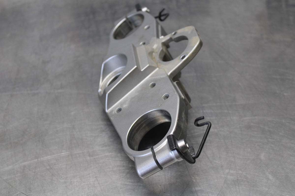 09 KAWASAKI CONCOURS 14 ZG1400B FORKS UPPER TRIPLE TREE CLAMP BB875