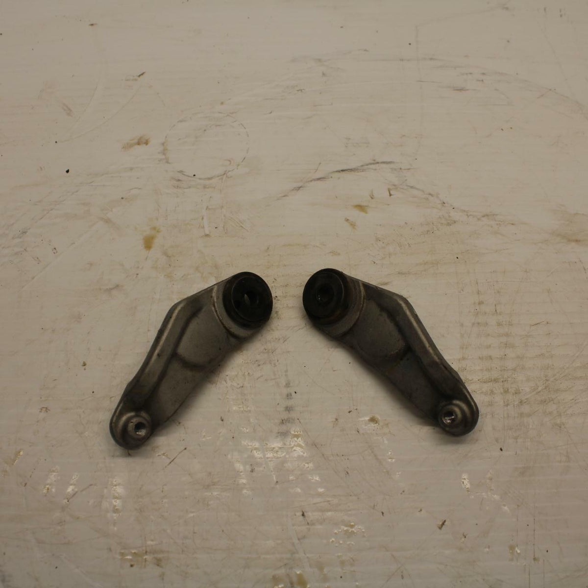 08-16 YAMAHA YZF R6 GAS TANK FUEL CELL PETROL FRONT BRACKET MOUNT BB273