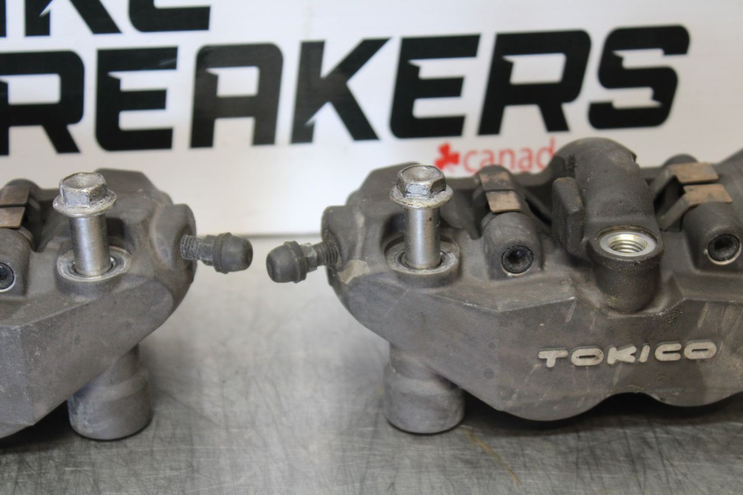 06-07 SUZUKI GSXR 600 RIGHT LEFT FRONT BRAKE CALIPER SET PAIR CALIPERS BB170
