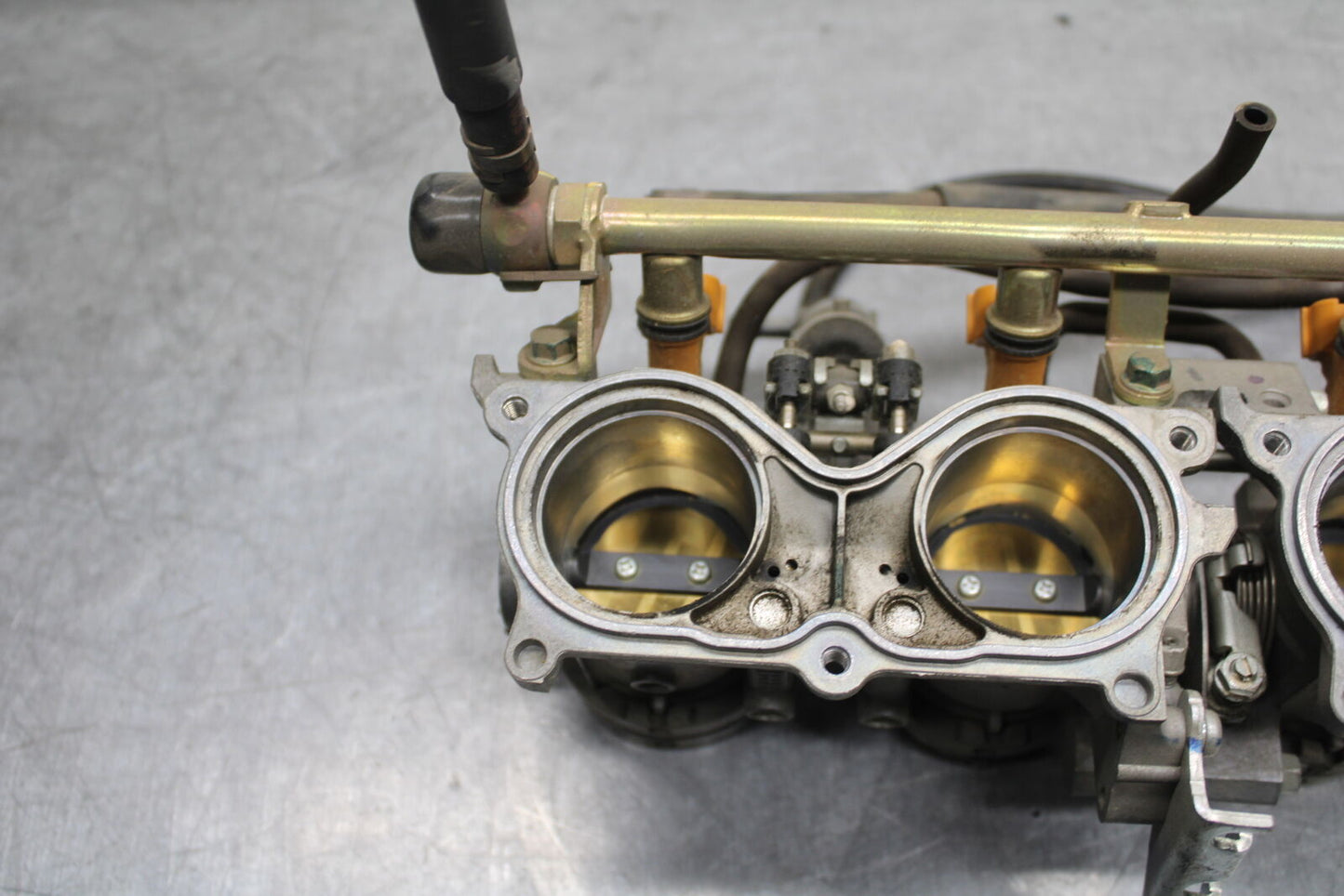 05-06 HONDA CBR600RR MAIN FUEL INJECTORS / THROTTLE BODIES BB727