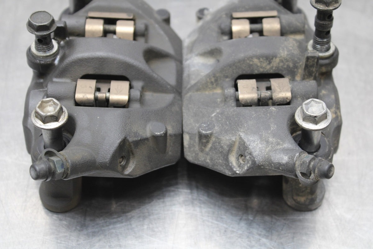 19-23 KAWASAKI NINJA ZX6R RIGHT LEFT FRONT BRAKE CALIPER SET PAIR CALIPERS BB188