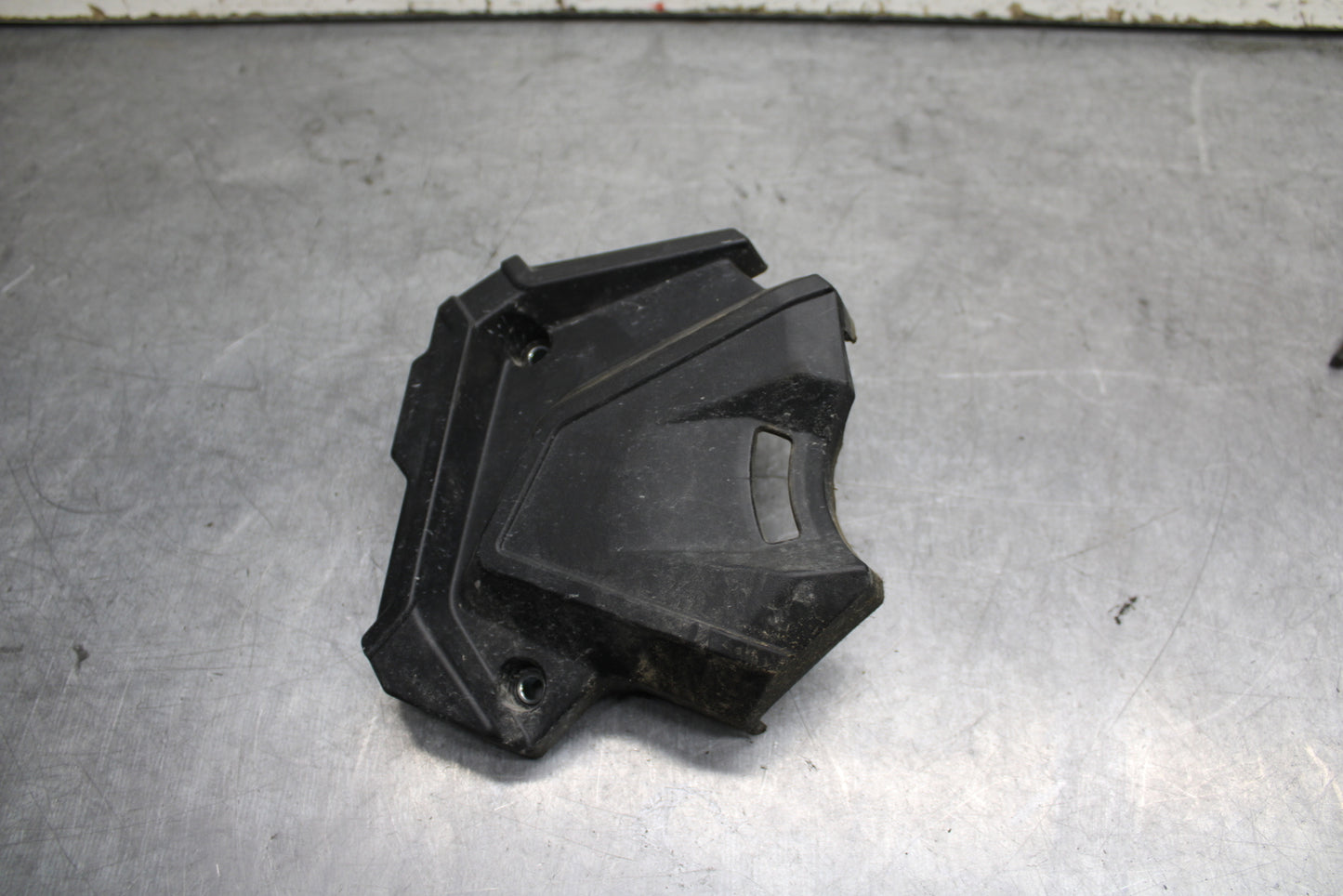 18-24 KAWASAKI NINJA 650 ENGINE SPROCKET COVER BB725