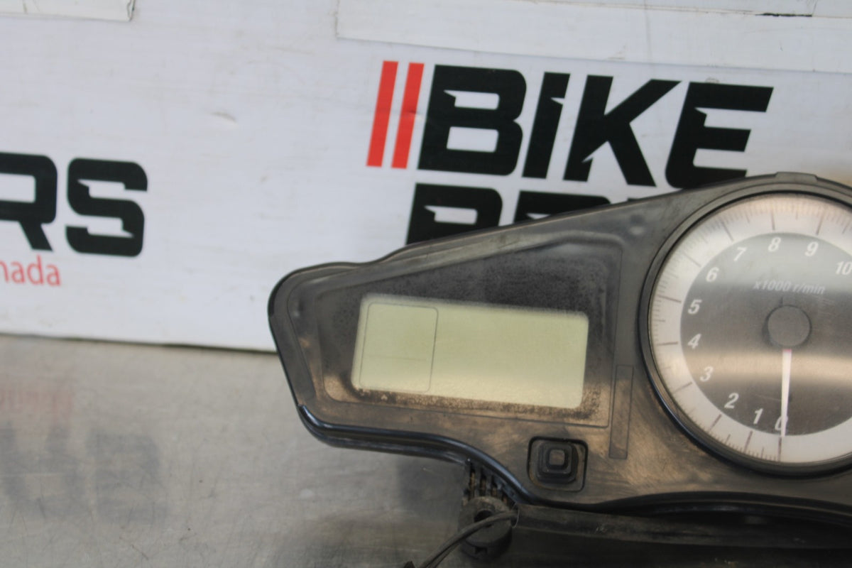 06-07 HONDA INTERCEPTOR 800 VFR800 SPEEDO TACH GAUGES DISPLAY CLUSTER BB917