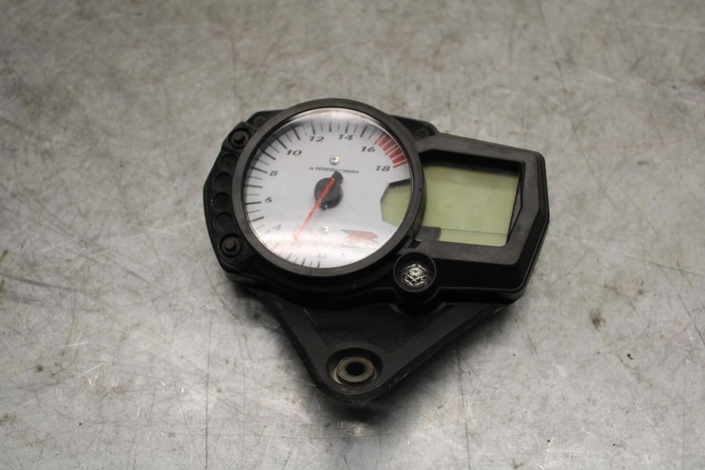 06-07 SUZUKI GSXR600 SPEEDO TACH GAUGES DISPLAY CLUSTER SPEEDOMETER BB543#A