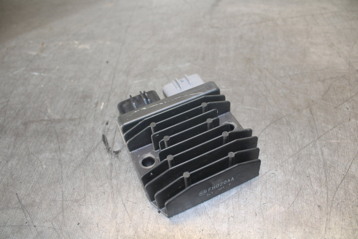 13-15 HONDA CBR500R RECTIFIER VOLTAGE REGULATOR 31600-MGZ-J01 BB704