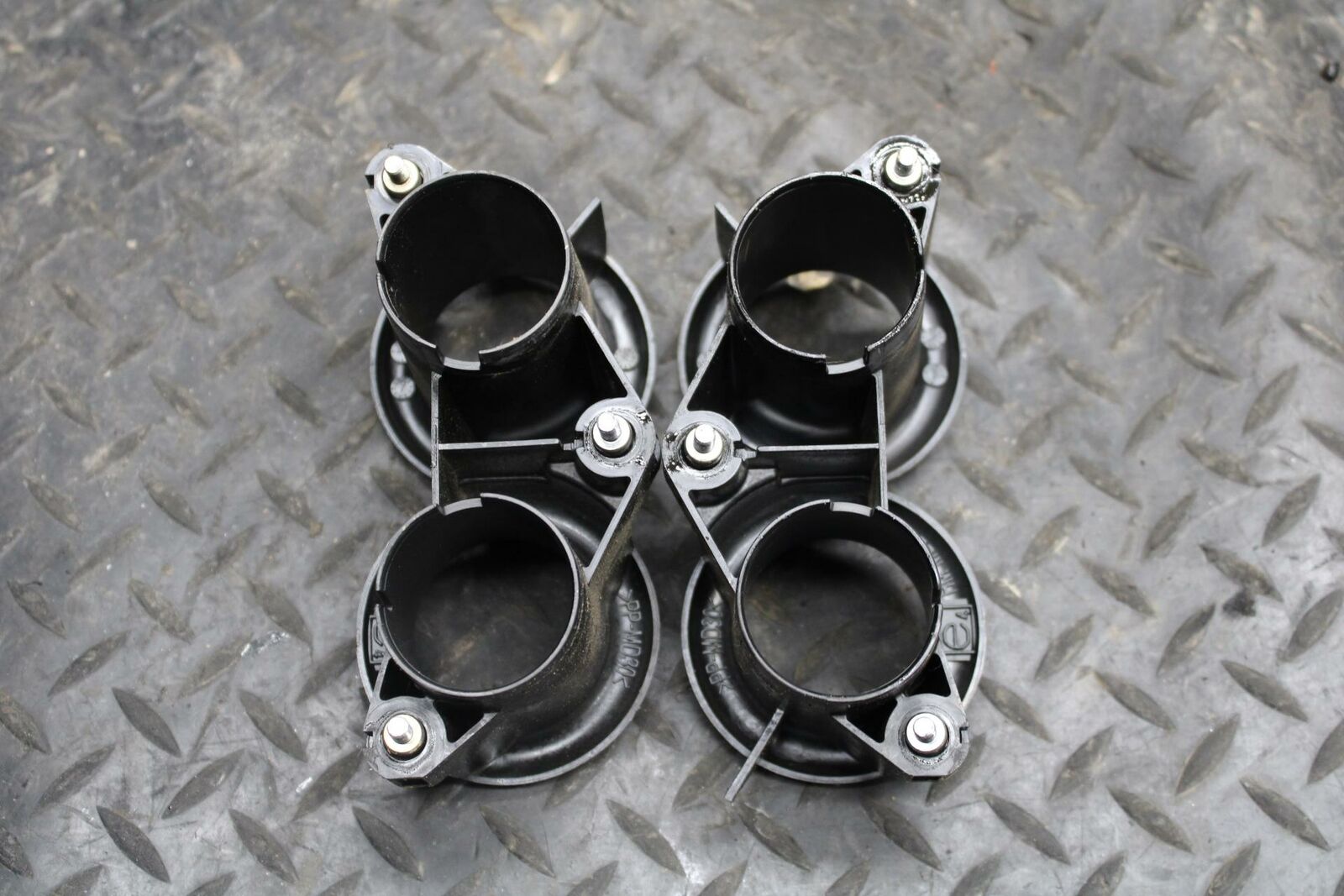03-04 HONDA CBR600RR AIRBOX INTAKE VELOCITY STACKS 17225-MEE-000  BB218