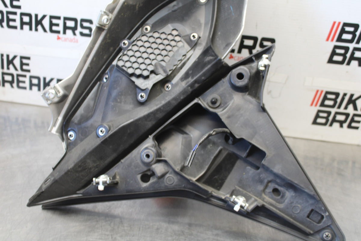 15-17 YAMAHA FJ09 RIGHT FRONT UPPER MID SIDE FAIRING COWL PLASTIC BB906