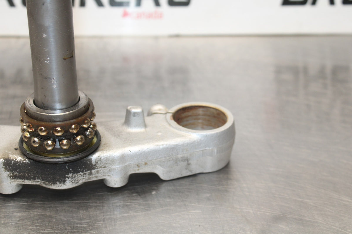 08 SUZUKI SV650 FRONT FORKS CLAMP LOWER TRIPLE TREE STEM BB846
