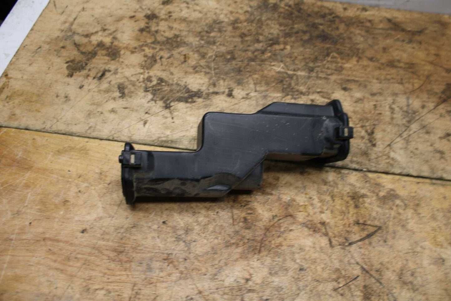 05-08 KAWASAKI VULCAN 1500 VN1500N CLASSIC AIR INTAKE DUCT BB343