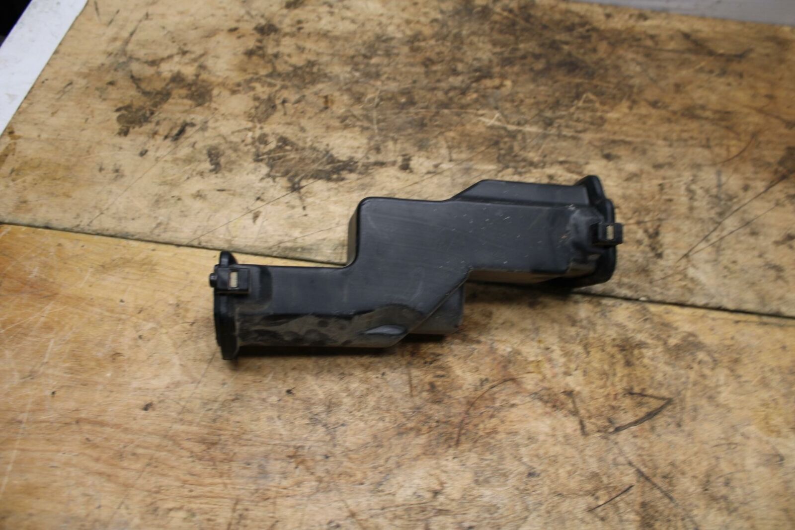 05-08 KAWASAKI VULCAN 1500 VN1500N CLASSIC AIR INTAKE DUCT BB343