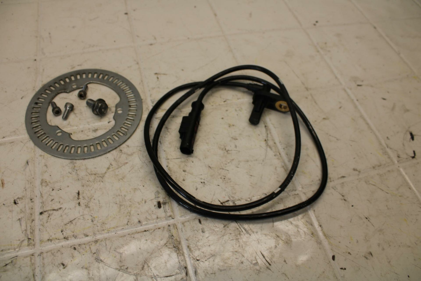 07 SUZUKI SV650  ABS BRAKE SENSOR RING BB13