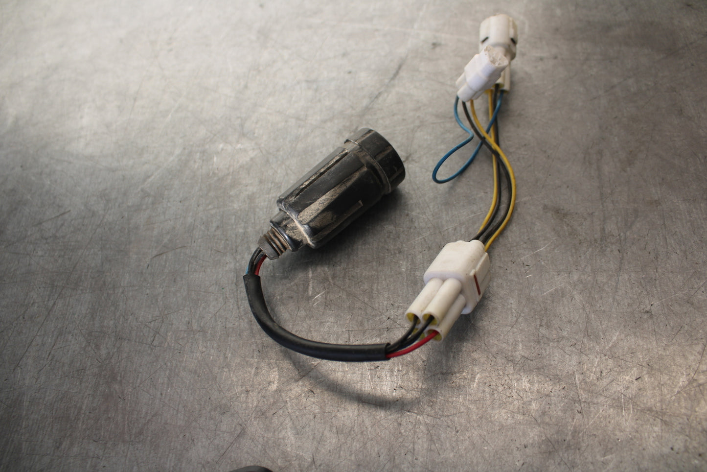 09-14 YAMAHA YZF R1 TST AFTERMARKET TURN SIGNAL RELAY FLASHER SWITCH  BB696