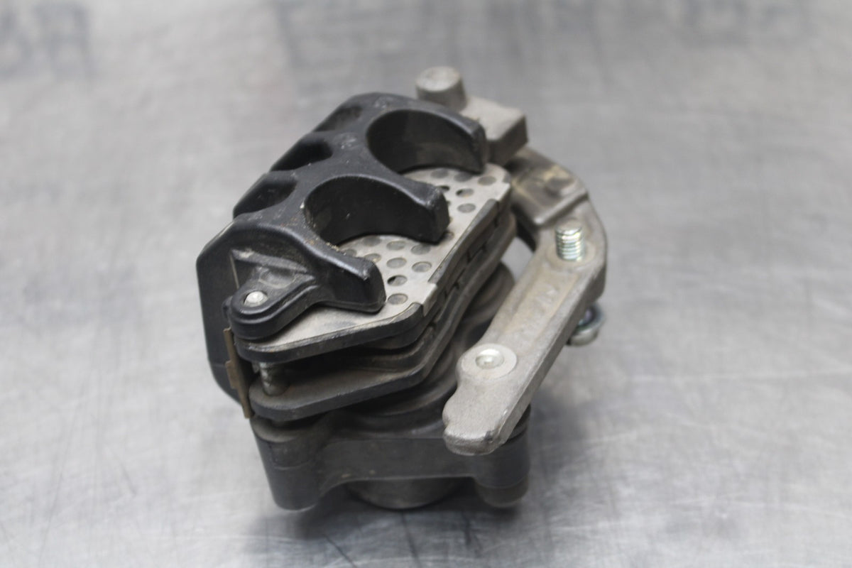 15 SUZUKI GW250F LEFT FRONT BRAKE CALIPER BB789