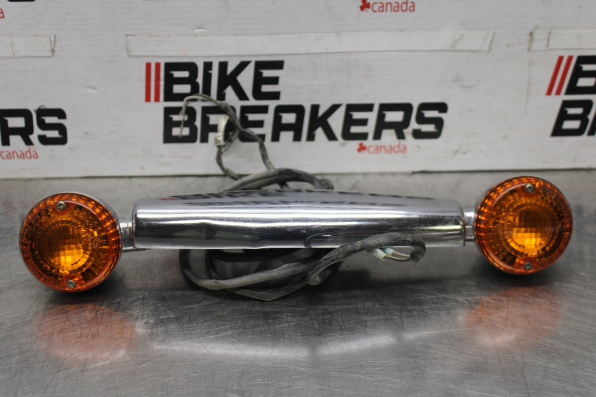 97 KAWASAKI VULCAN 1500 VN1500D CLASSIC REAR BACK TURN SIGNALS & BAR MOUNT BB936