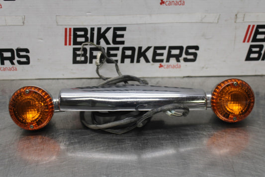 97 KAWASAKI VULCAN 1500 VN1500D CLASSIC REAR BACK TURN SIGNALS & BAR MOUNT BB936