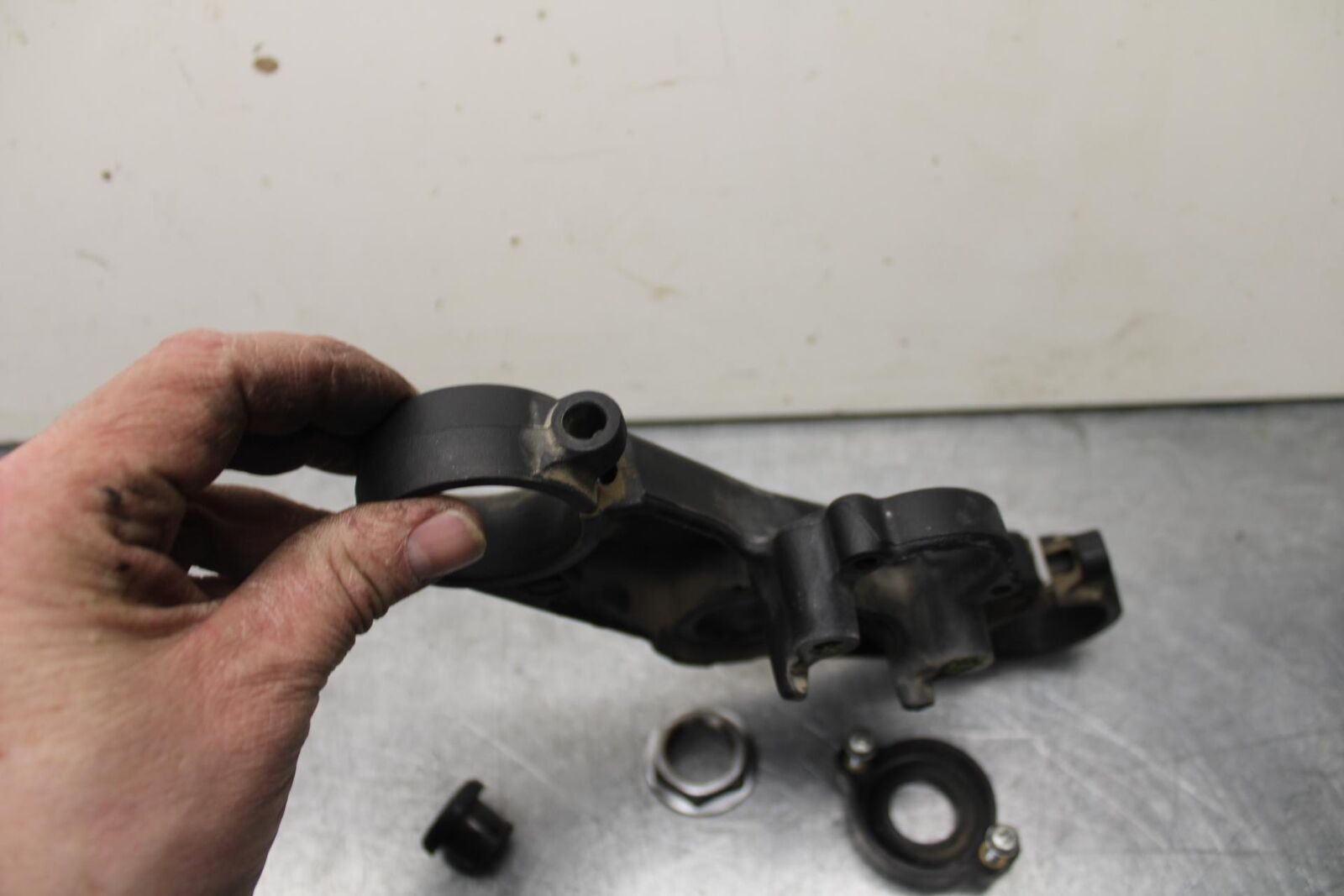 03-04 HONDA CBR600RR FORKS UPPER TRIPLE TREE CLAMP 53300-MEE-000 BB614