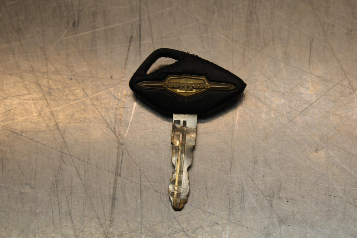 2006 Suzuki Boulevard C90 IGNITION LOCK KEY SET W/ GAS CAP AND SEAT LOCKBB849