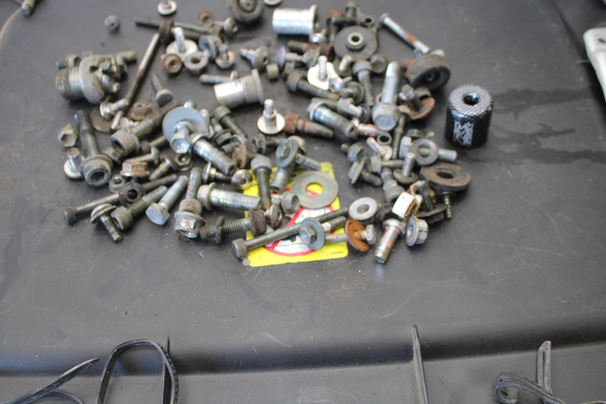 97-00 SUZUKI GSXR600 SRAD MOUNTING BOLTS HARDWARE SCREWS BB921