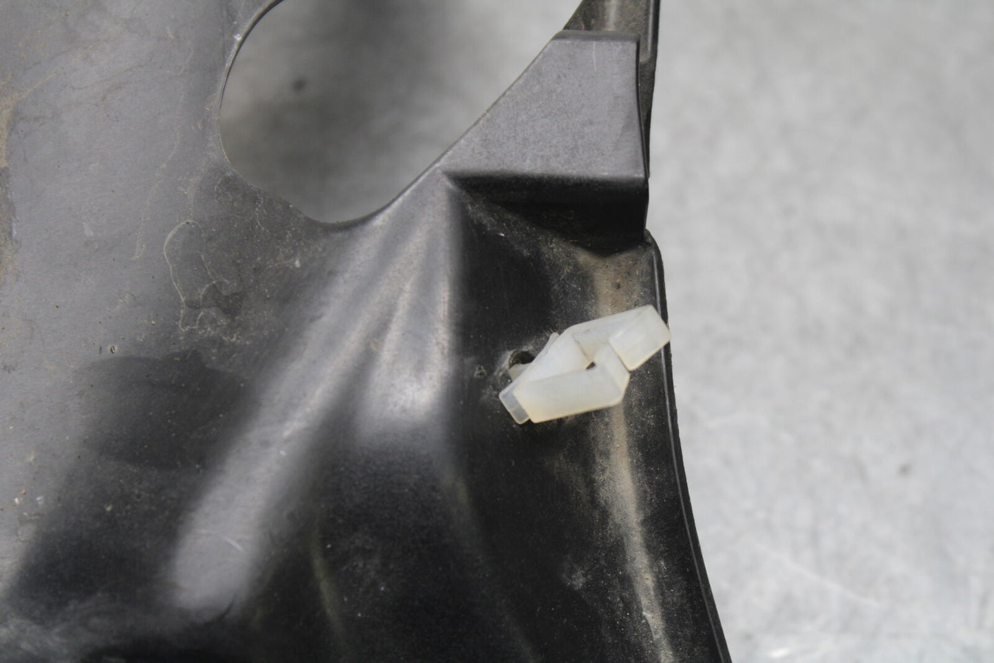 13-18 KAWASAKI NINJA ZX6R LOWER FRONT UPPER INNER HEADLIGHT COWL FAIRING  BB666