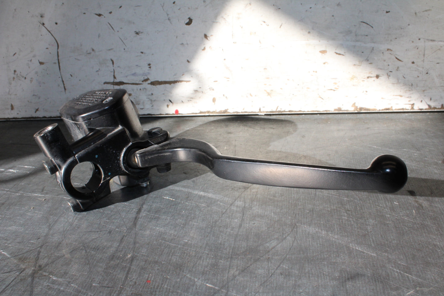 19-22 KAWASAKI Z400 FRONT BRAKE MASTER CYLINDER w/ LEVER BB708