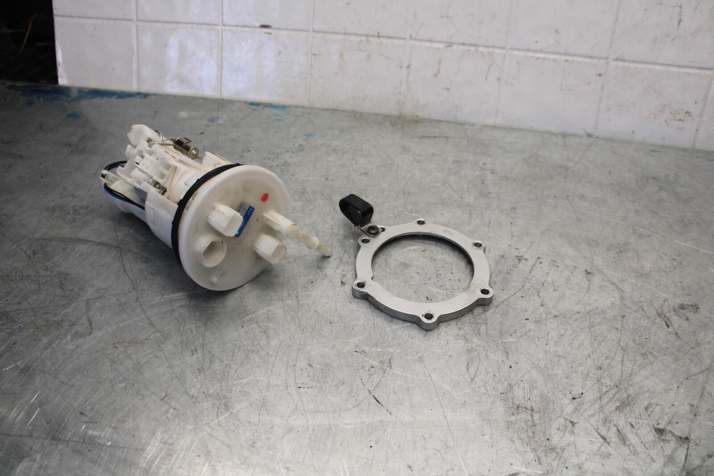 07-08 YAMAHA YZF R1 FUEL PUMP GAS PETROL SENDER UNIT BB425