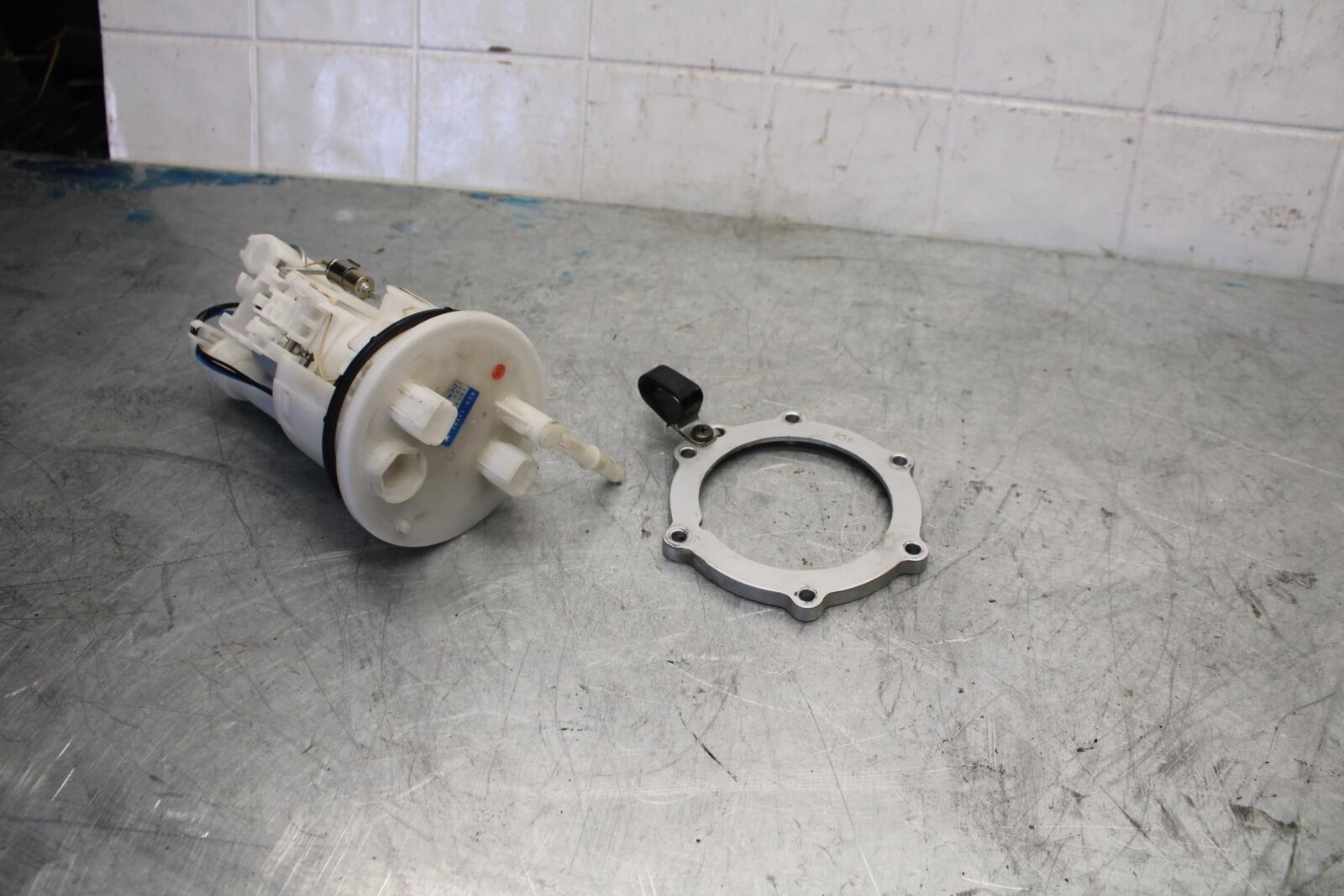 07-08 YAMAHA YZF R1 FUEL PUMP GAS PETROL SENDER UNIT BB425